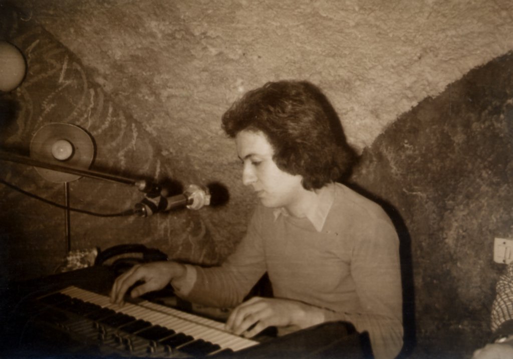 aprile1975kontikiclub.jpg