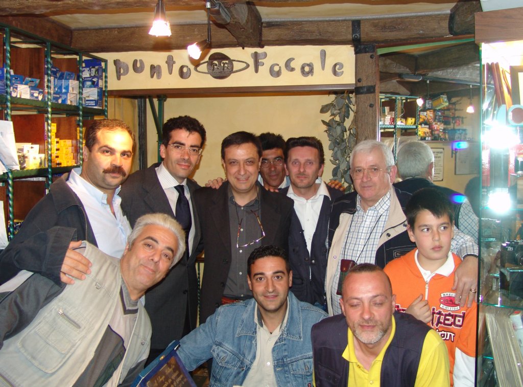 inaugurazionenuovonegozio6maggio200522.jpg